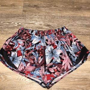 Lululemon Hotty Hot 2.5” Short
